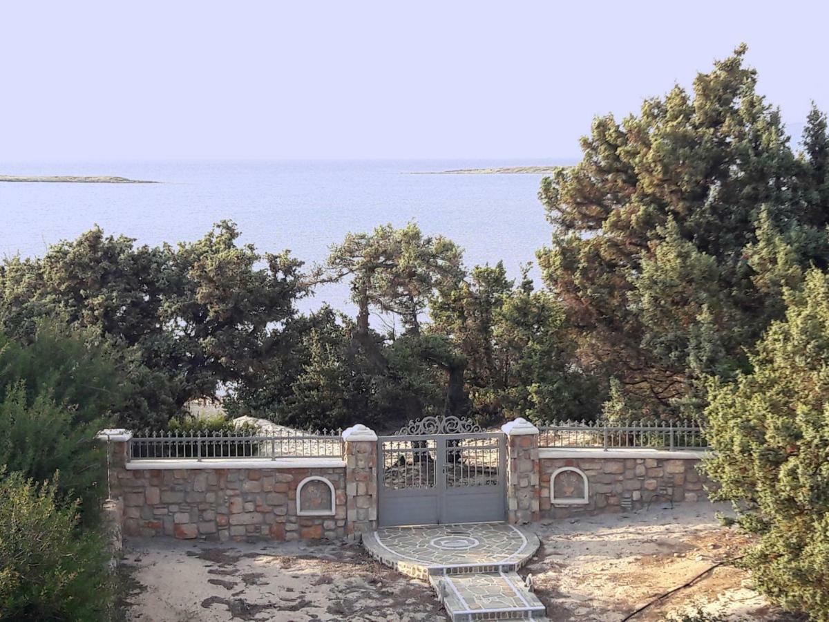 Elafonisos: Two Storey House On The Sea Front Exterior photo