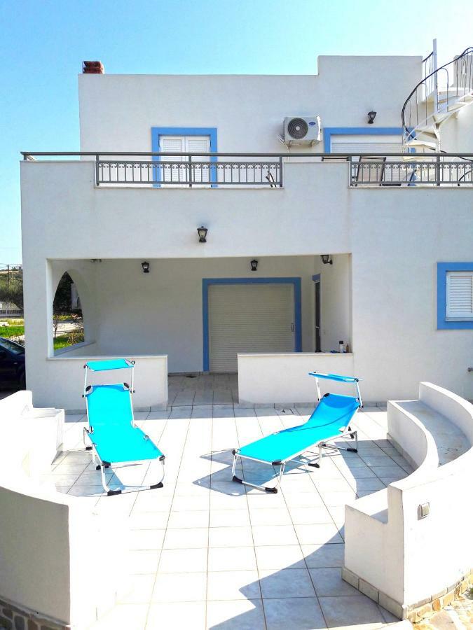 Elafonisos: Two Storey House On The Sea Front Exterior photo